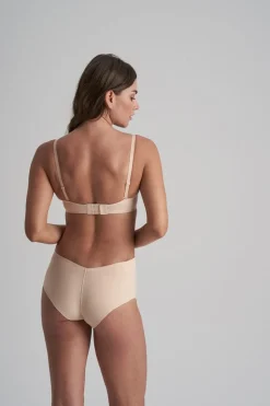 BH in Beige mit abnehmbaren Trägern –><noscript><img width=