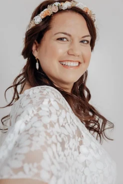 Blumenkranz im Vintage Stil mit Schleierkraut und Blüten in Rosé und Ivory><noscript><img width=