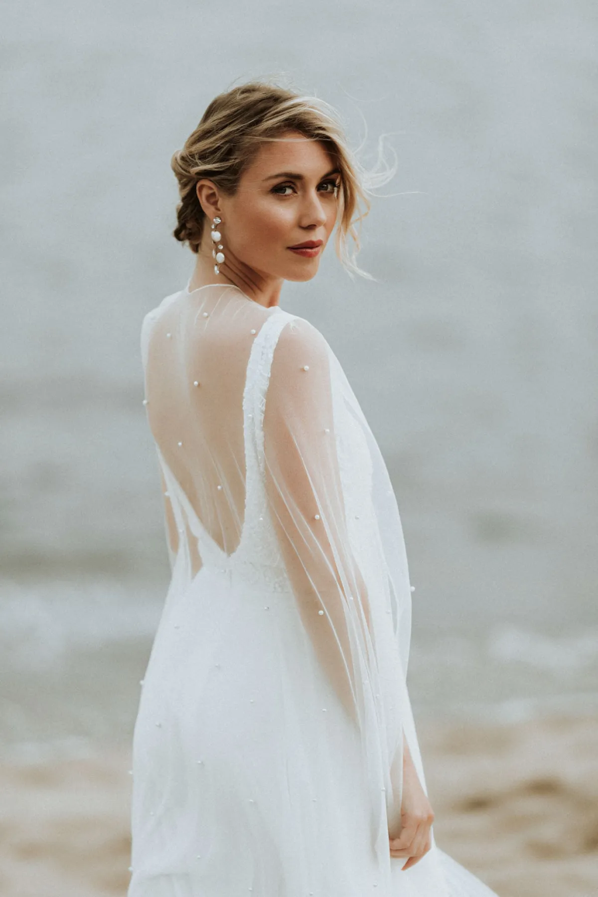 Bodenlanges Braut Cape mit Schmuckperlen>Untamed Petals Outlet