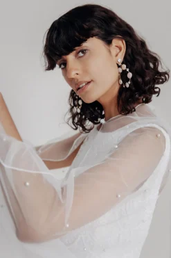 Bodenlanges Braut Cape mit Schmuckperlen><noscript><img width=