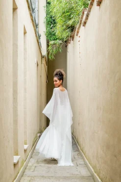 Braut Cape aus Softtüll mit Schleppe – Niamh><noscript><img width=