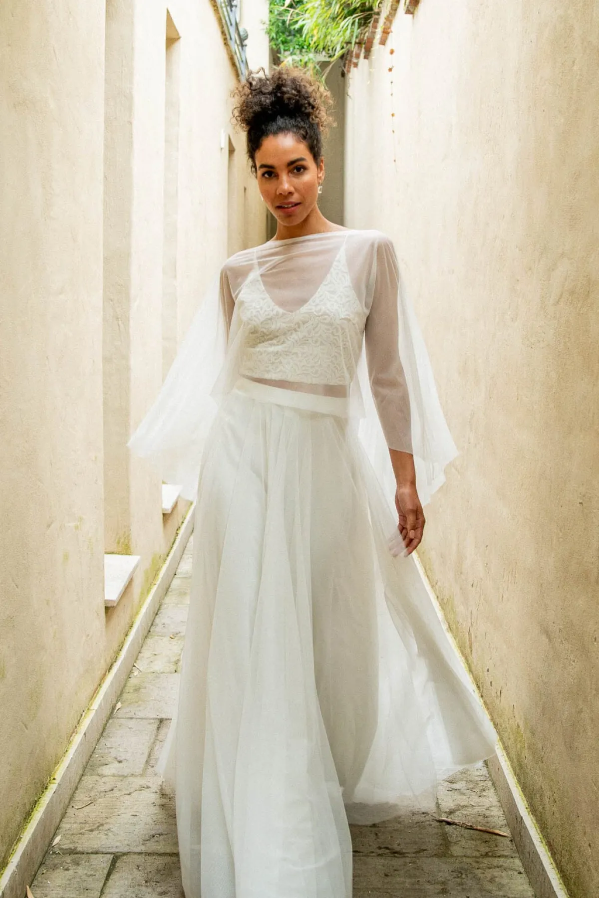 Braut Cape aus Softtüll mit Schleppe – Niamh>noni Outlet