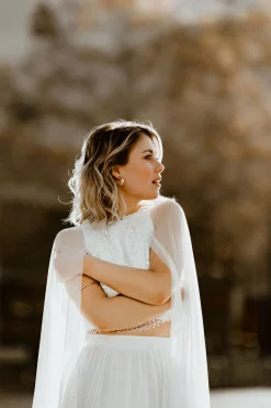 Braut Cape mit langer Schleppe – Oriana><noscript><img width=