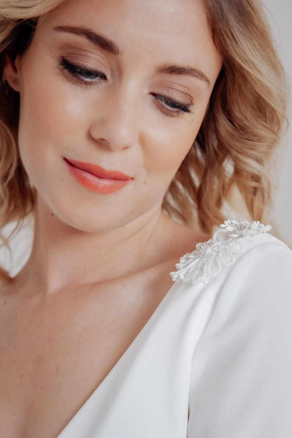 Braut Epauletten mit Pailletten und kleinen Perlen>Esperanza Sale