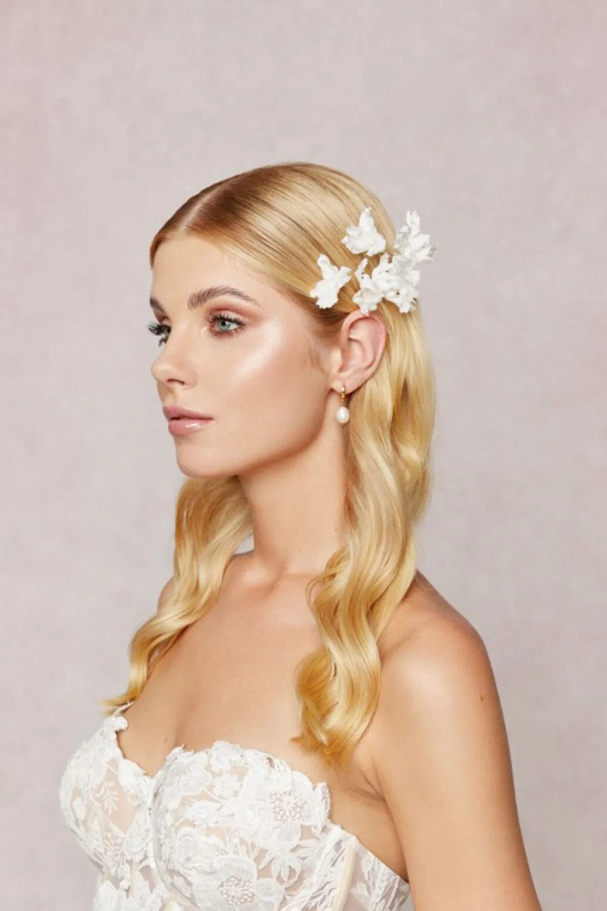Braut Haarkamm mit Seidenblüten>Novia Blanca Outlet