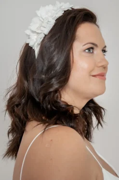 Braut Haarreif mit Organdy-Blüten in Ivory><noscript><img width=