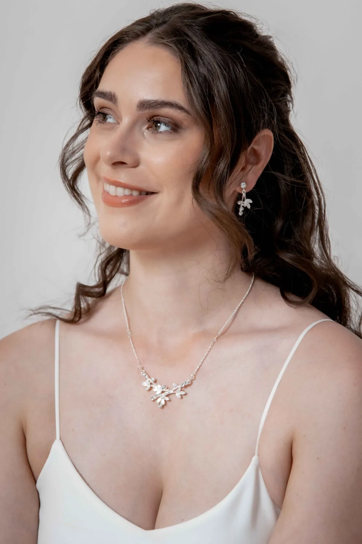 Braut Halskette mit Blätter- und Strass-Details>Weise Online