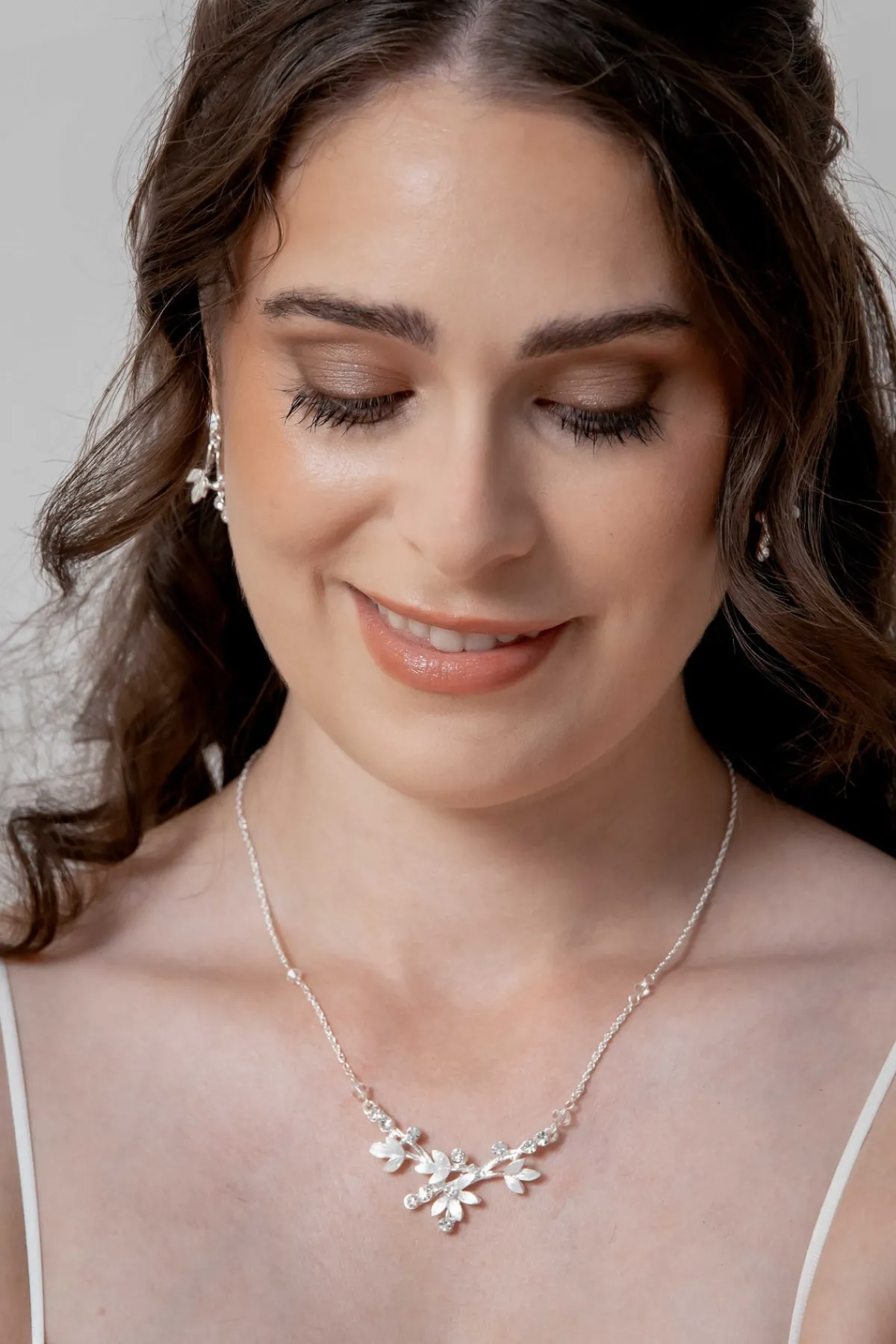 Braut Halskette mit Blätter- und Strass-Details>Weise Online