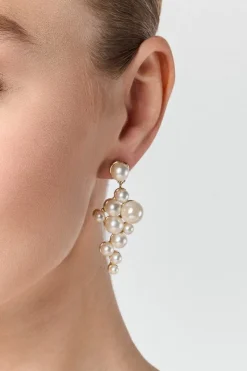 Braut Ohrstecker mit Perlenanhänger><noscript><img width=