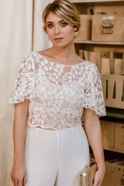 Braut Top aus Botanikspitze mit weiten Flügelärmeln – Lucy><noscript><img width=