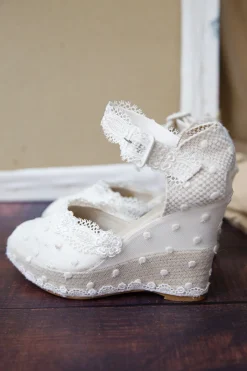 Braut Wedges mit Spitzenborten und Pünktchentüll - Lucy><noscript><img width=