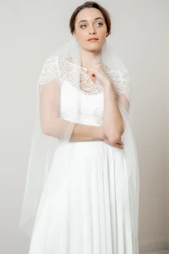 Brautschleier aus Softtüll in Fingertip-Länge>Poirier New