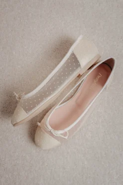 Brautschuh mit Tupfen - Marilyn Daphne Perla rund><noscript><img width=