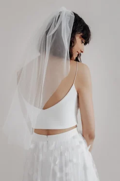 Crop Top für die Braut mit dünnen Trägern in Ivory – Corie crop><noscript><img width=