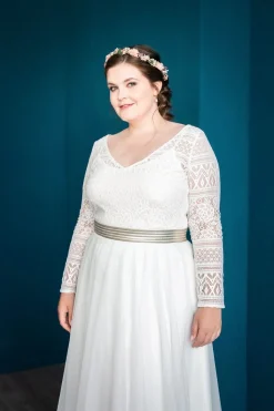 Elastischer Brautgürtel in Gold oder Silber – Mailenn Curvy><noscript><img width=