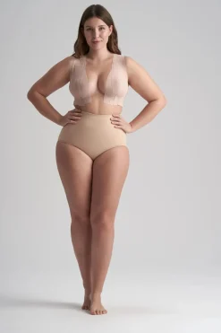 Fashion Tape als BH-Ersatz –><noscript><img width=