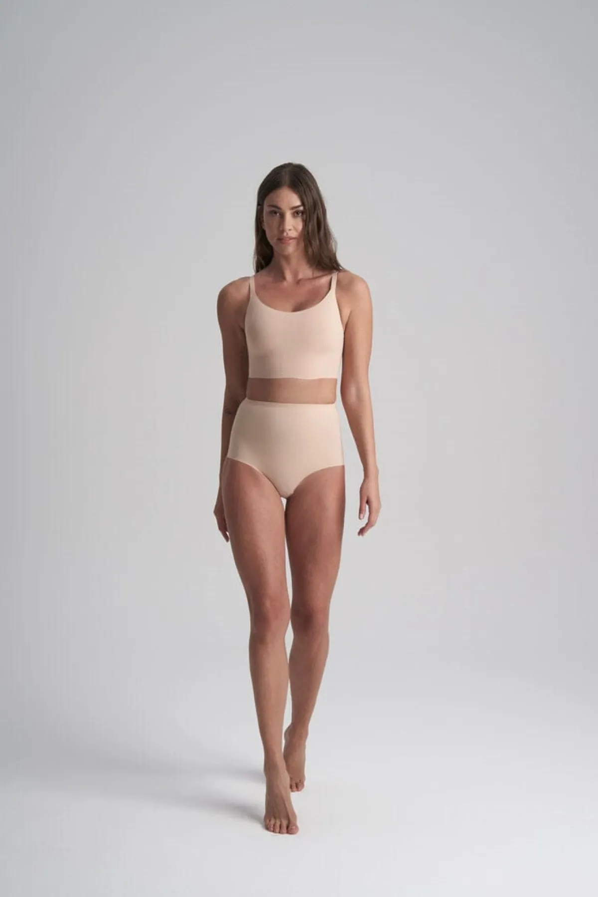 Formender Mid-Waist Slip in Beige –>Bye Bra Hot