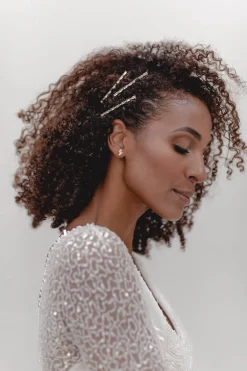 Funkelnde Ohrstecker mit kubistischem Kristall und Perle - Trinity><noscript><img width=