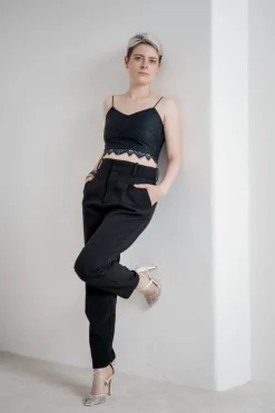 Gemustertes Spitzentop – Norine Cropped Black><noscript><img width=