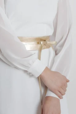 Goldfarbener Brautgürtel aus Leder – Marielle><noscript><img width=