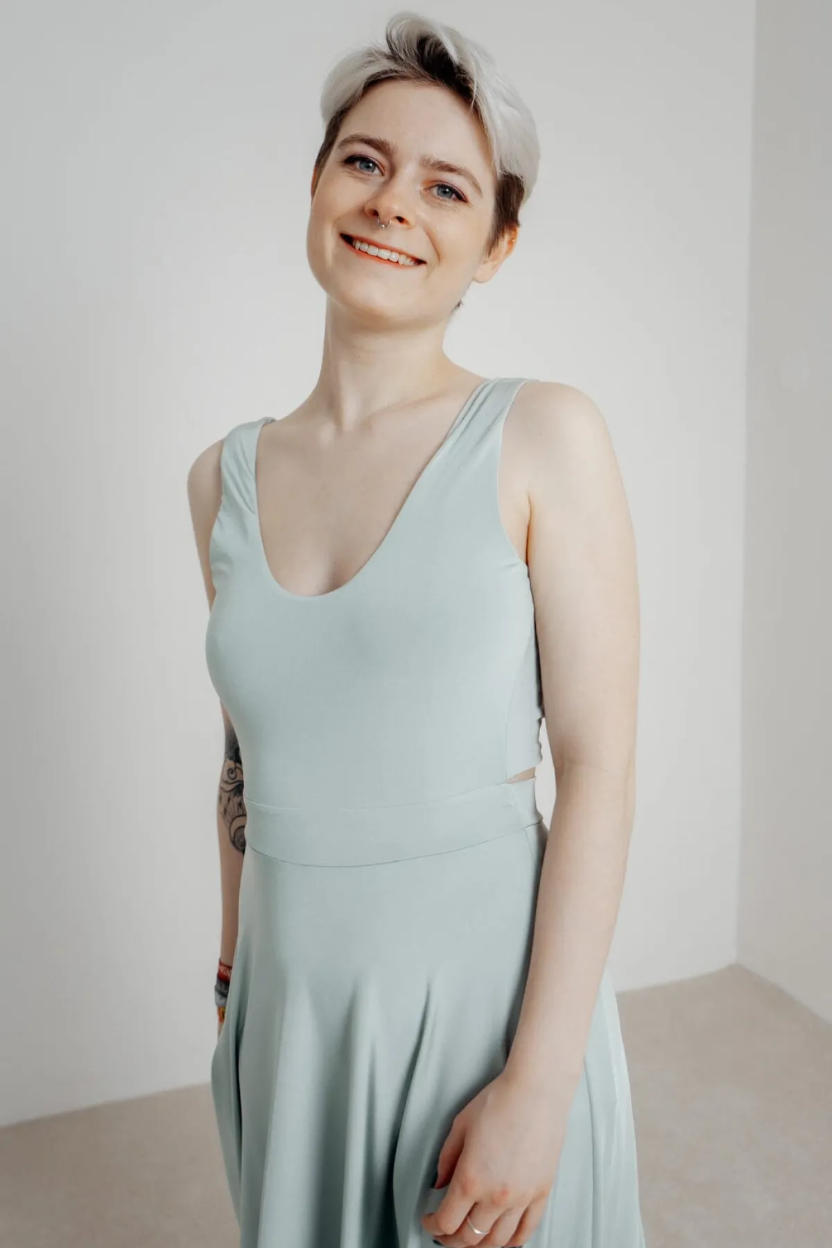 Grünes Brautjungfernkleid – Reverse Gown Sage>twobirds