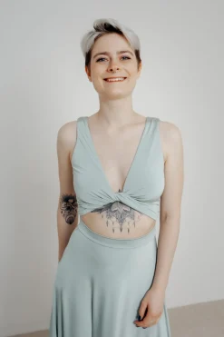 Grünes Brautjungfernkleid – Reverse Gown Sage><noscript><img width=