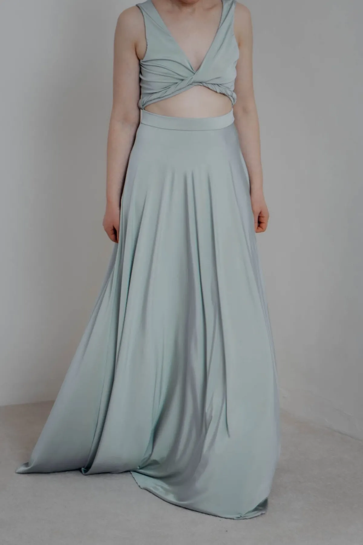 Grünes Brautjungfernkleid – Reverse Gown Sage>twobirds