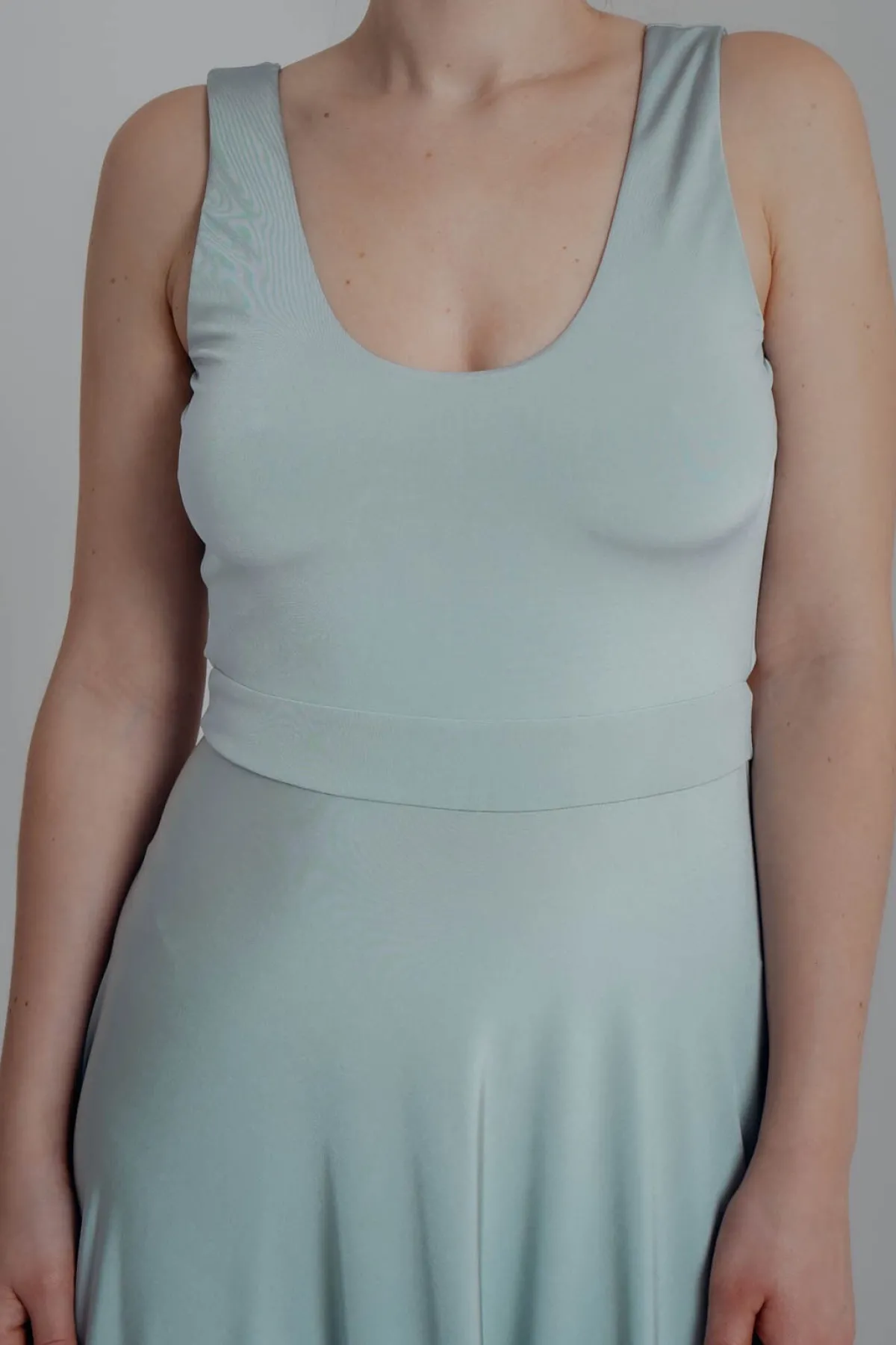 Grünes Brautjungfernkleid – Reverse Gown Sage>twobirds