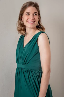 Grünes Brautjungfernkleid mit V-Ausschnitt |><noscript><img width=