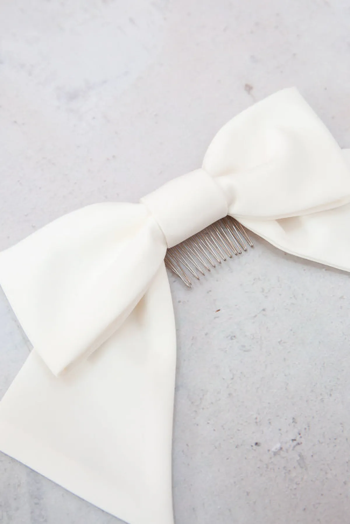 Haarkamm mit großer Schleife – Roisin>noni New