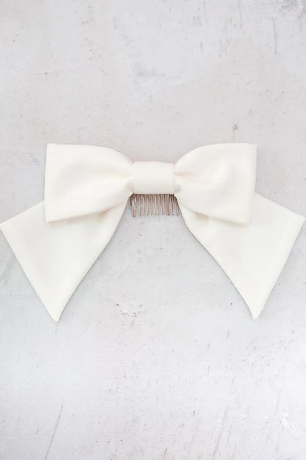 Haarkamm mit großer Schleife – Roisin>noni New