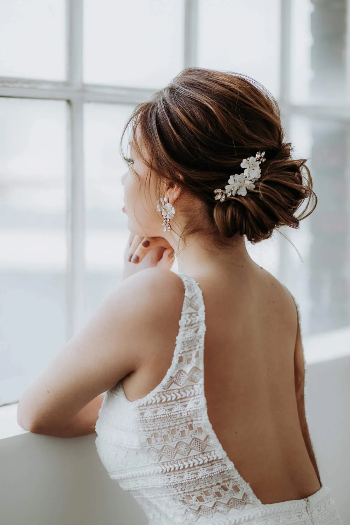 Haarkamm mit Strasssteinen und Stoffblüten>La Chia Clearance