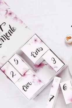 Hochzeits-Countdown-Kalender™ mit Gold-Armband und Schlafmaske><noscript><img width=