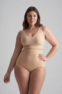 Invisible High Waist Brief Beige –>Bye Bra New
