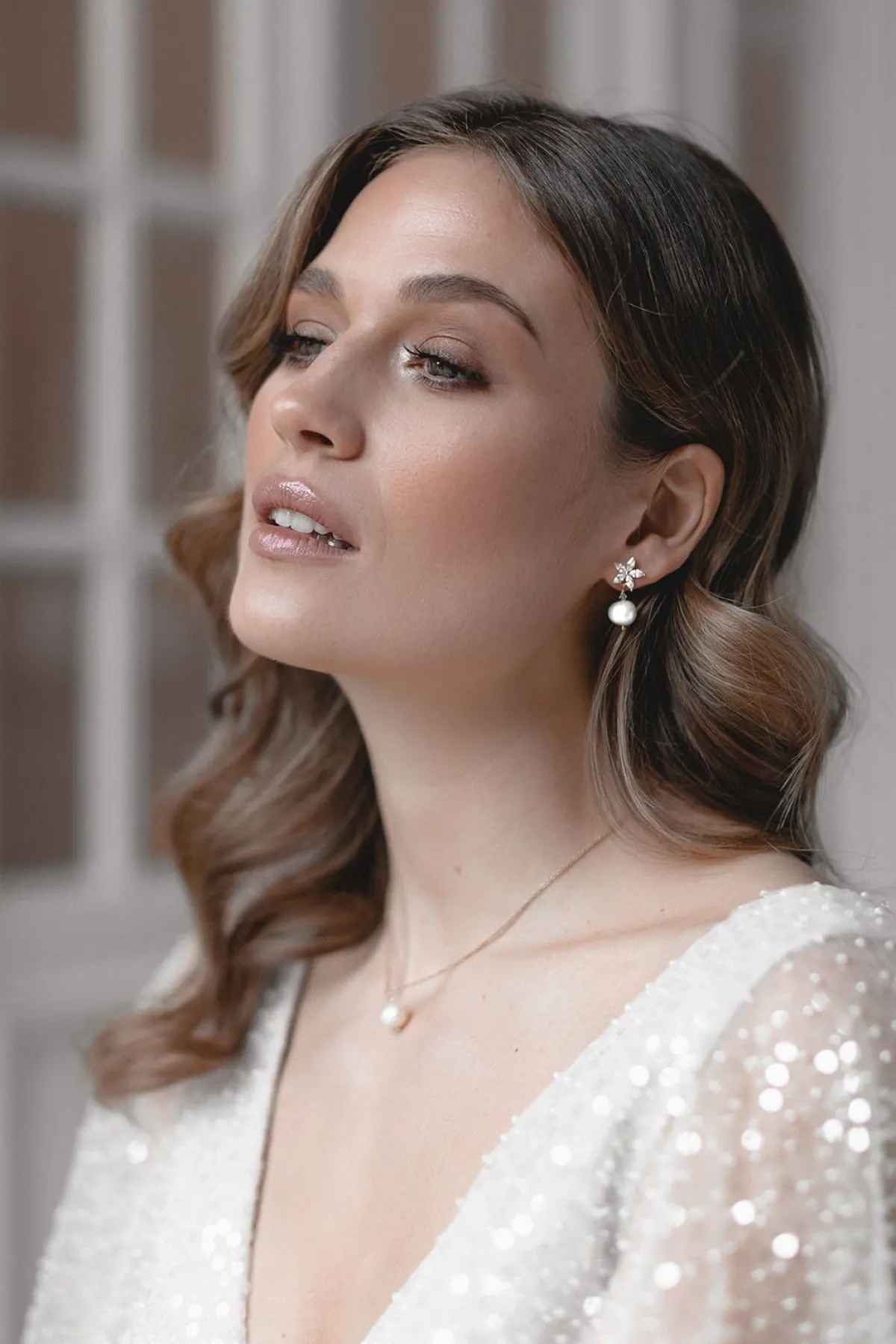 Kette mit rundem Perlen-Anhänger und kleinem Kristall – Blooming Beauty>Juvelan