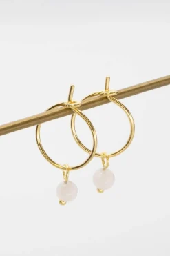 Kleine Creolen mit Anhängern aus Halbedelstein oder Perlen – Gemstone Hoops>fejn jewelry New