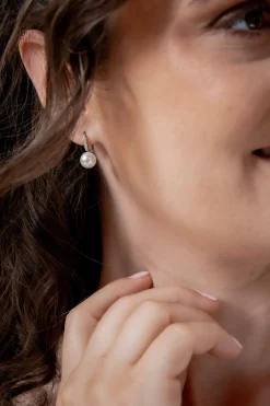 Kleine Ohrhänger mit Strass und Schmuckperle><noscript><img width=