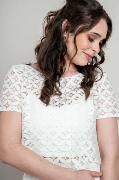 Kurzarm-Braut Top aus geometrischer Spitze – Morlin><noscript><img width=