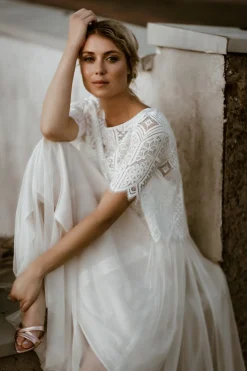 Kurzarm-Jäckchen aus Boho-Spitze in Ivory – Calista>noni Best