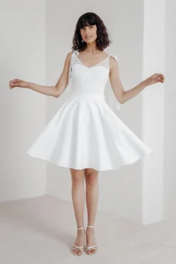 Kurzer Tellerrock für das Standesamt – Kalea><noscript><img width=