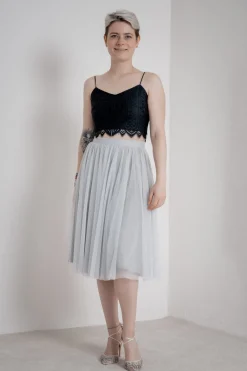 Kurzes Boho Top mit Bogenkante – Calista Cropped Black><noscript><img width=