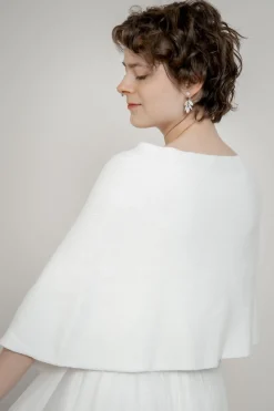 Kurzes Braut Cape aus Wolle><noscript><img width=