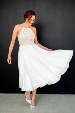 Kurzes Brautkleid mit dünnen Trägern – Junia noni One><noscript><img width=
