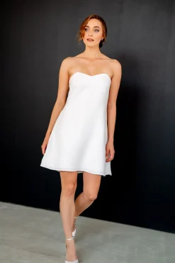 Kurzes Slip Dress in Ivory – Mirel noni One><noscript><img width=