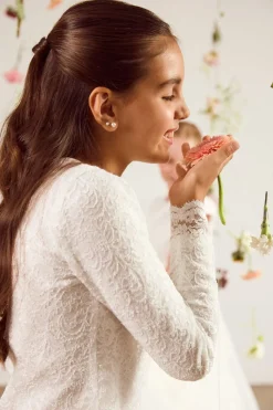 Langarmtop aus Blumenspitze für die Kommunion><noscript><img width=