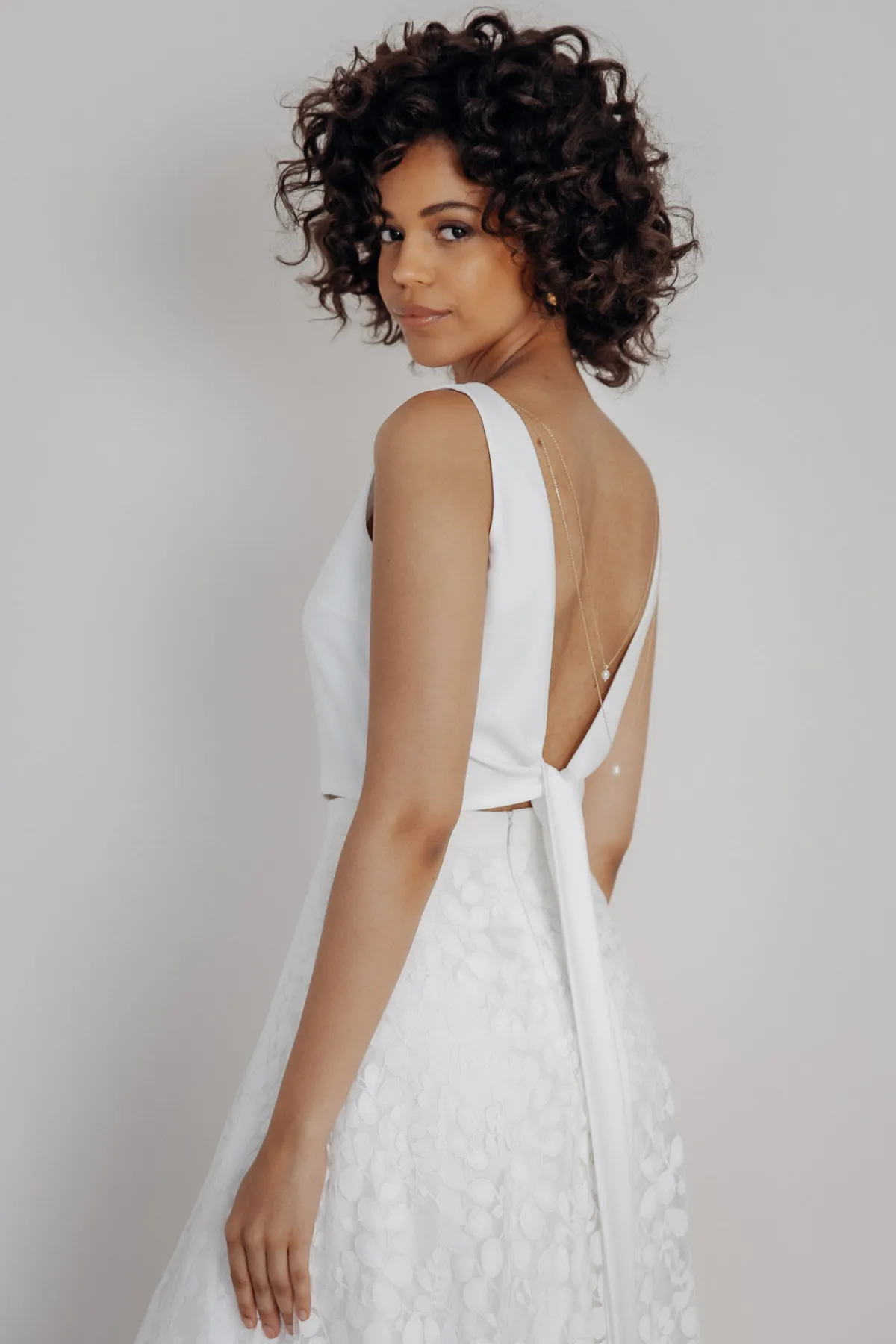 Lange, zweireihige Rückenkette mit Perlen, Brautschmuck>La Chia