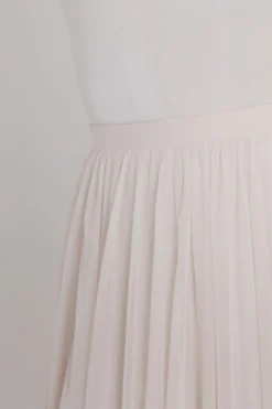 Langer Braut Rock aus fließendem Softtüll in Blush – India Curvy><noscript><img width=