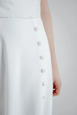 Langer Braut Rock mit Schlitz und Zierknöpfen – Eira><noscript><img width=