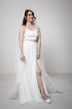 Langer Schleier mit Blüten | The><noscript><img width=