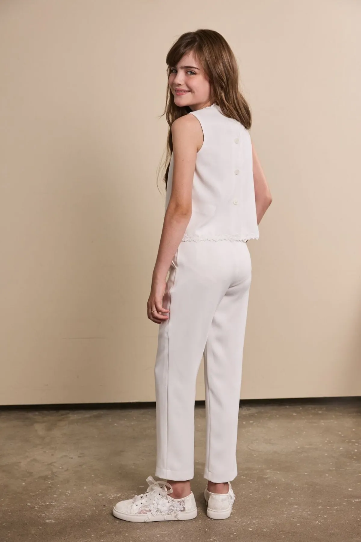 Mädchen-Kommuniontop mit Blumenborte>Weise